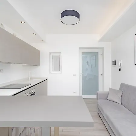 Class House *